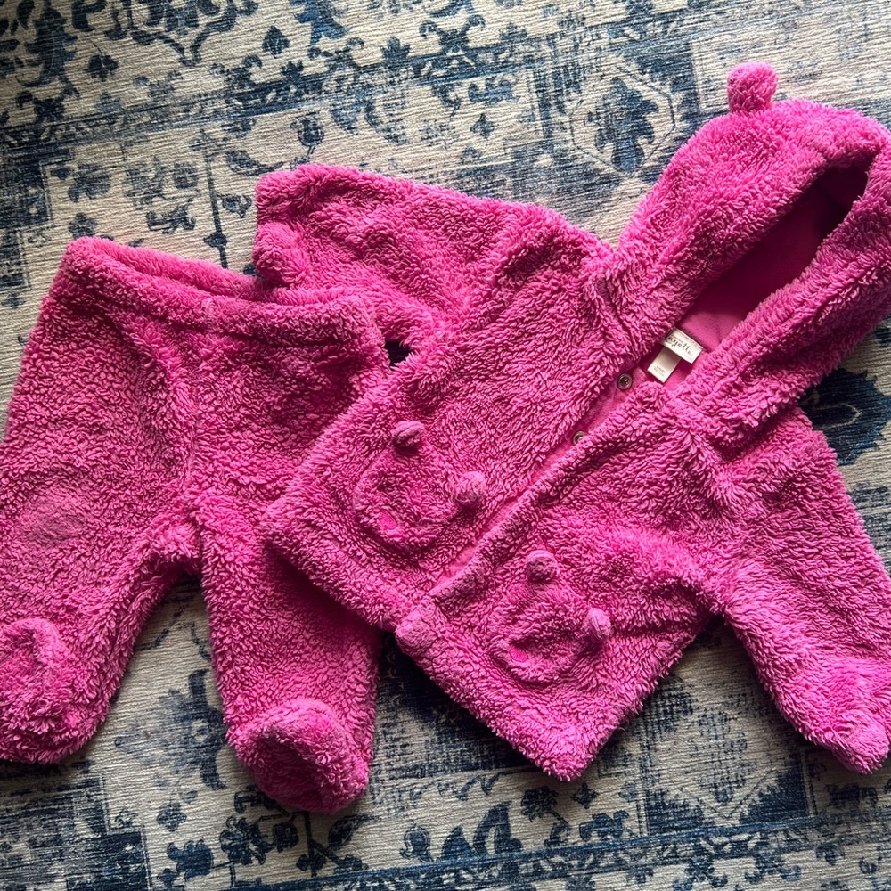 Pink two piece fuzzy set - Size 6 months - Gently Used but still like new
